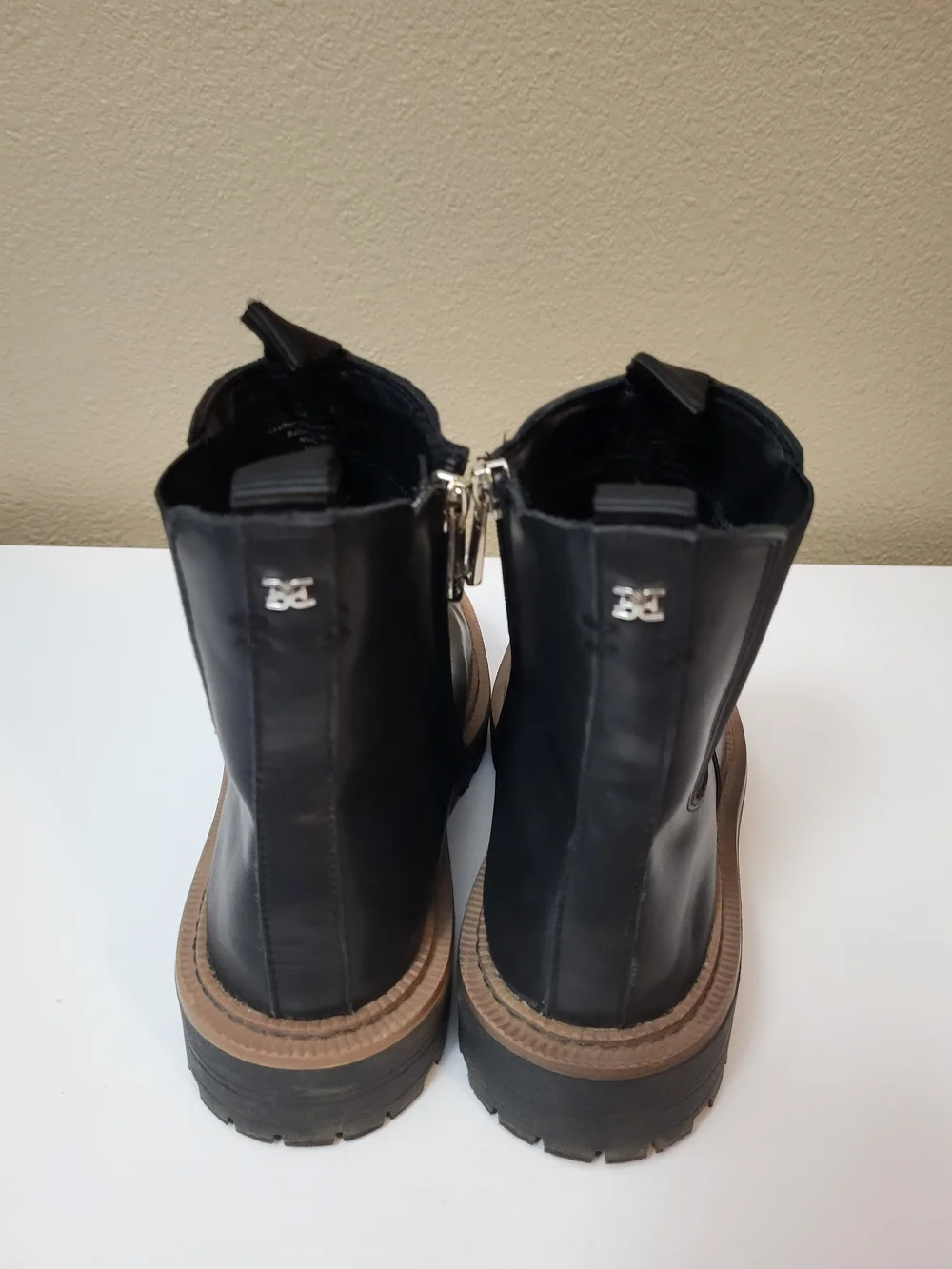 Sam Edelman Women Laguna Black Weatherproof Chelsea Leather Lug Boots size 4